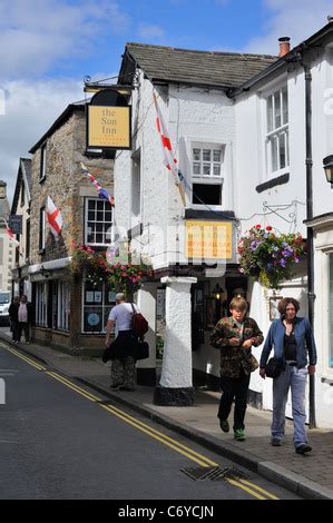 The Sun Inn on Market Street Kirkby Lonsdale Stock Photo - Alamy