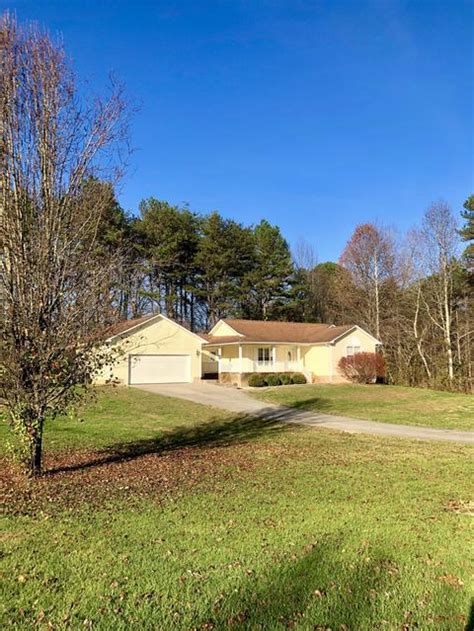 154 Harbour Dr London Ky 40744 36 Photos Mls 22024479 Movoto