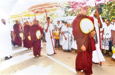 වාද්දුව ගනේවත්ත පුරාණ රජමහා විහාරයේ උපසම්පදා පුණ්‍ය මහෝත්සව පෙරහර දිනමිණ