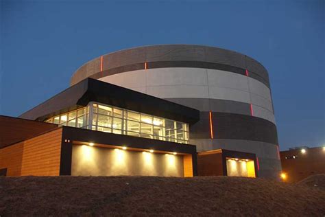 cite des arts du cirque la tohu