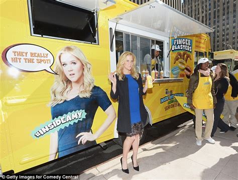 Amy Schumer Naked To Recreate American Beauty Poster For Entertainment Weekly Daily Mail Online