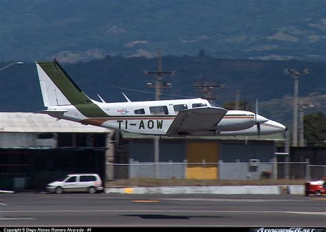 TI AOW TACSA Piper PA 34 200T AviacionCR Net