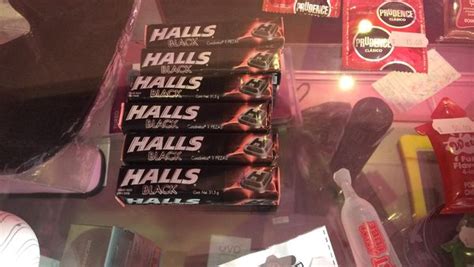 La Ins Lita Moda Que Convirti A Las Pastillas Halls Black En Furor De Los Sex Shops