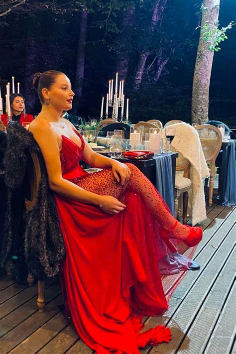 Qui est Elçin Afacan? À propos de ses traits personnels et de sa vie ...