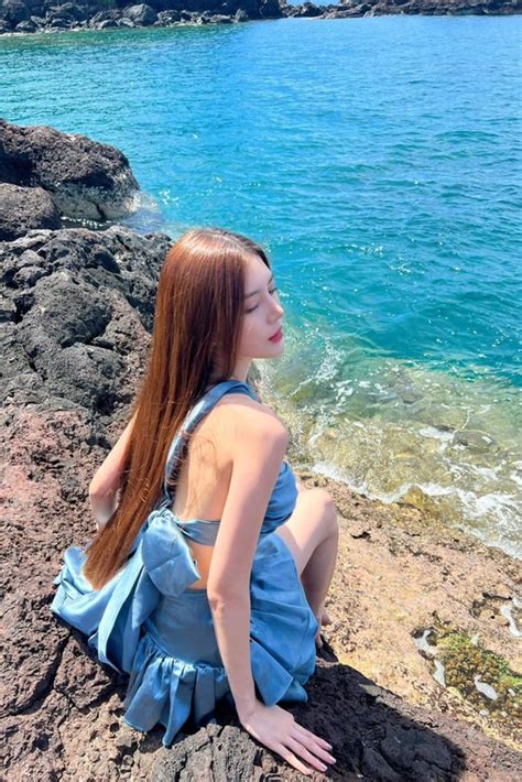 Mới đầu hè hot girl thẩm mỹ khoe ảnh bikini nuột nà miễn chê