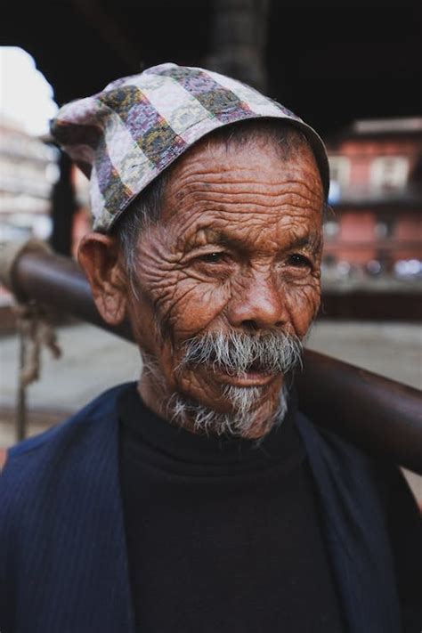 Old Man Wearing Brown Beanie · Free Stock Photo