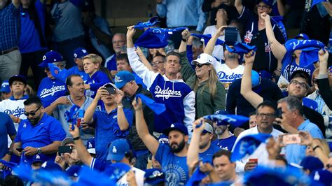 Familia Latina Demanda A Los Dodgers Por 17 MM Por Discrimen Racial