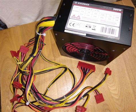 Мощный блок питания на 580 W Xilence 24+4pin, 6-SATA, 2-Molex, 2-6pin PCI-E