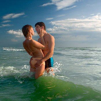 Sex na pláži Pozor není to vždycky idylka Kafe cz