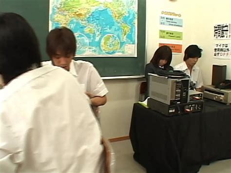 Japanese Babe Gags On Two Huge Cocks Then Gets Fucked On Tits And Pussy Xvideos