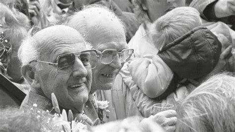 Primeiro Casal Gay De Papel Passado Do Mundo