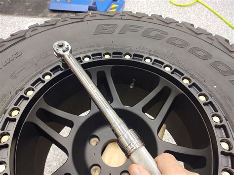 How To Install Method Race Wheels MR106 Beadlock Wheels | Quadratec