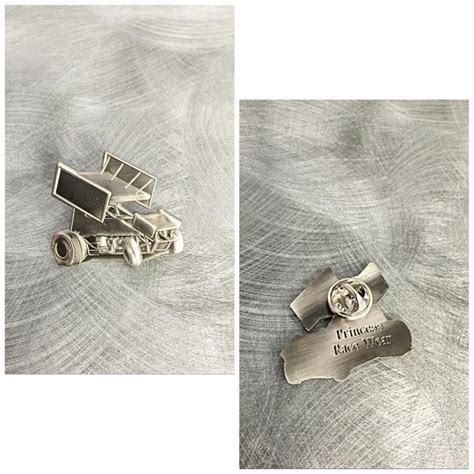 Sprint Car Lapel Pin Fearless Race Wear