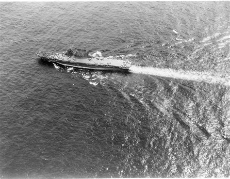 Us Aircraft Carrier Uss Saratoga Cv 3 With Douglas Sbd Dauntless