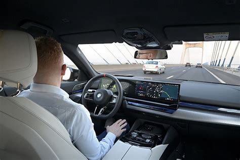 Technik Bmw I Mit Autobahn Assistent Im Selbstversuch H Nde In Den