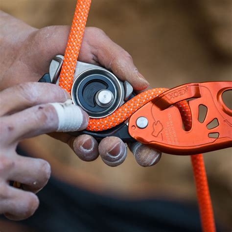 Descubre El Neox De Petzl Nuevo Dispositivo De Aseguramiento Con