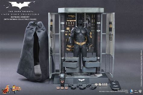 Toyhaven Preview Hot Toys The Dark Knight 1 6th Scale Batman Armory With Batman Collectible