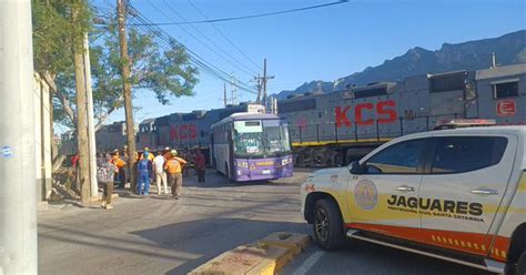 Qu Pas En Nuevo Le N Tren Impacta Cami N De Pasajeros Hay Heridos