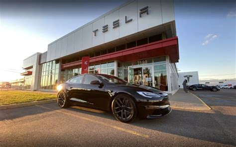 Tesla proposes 3-for-1 stock split, Larry Ellison to step down from