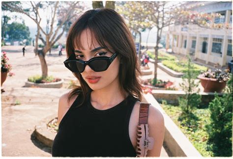 Hot girl lai 2 dòng máu công khai mặt mộc nhan sắc ra sao