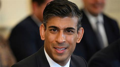 Rishi Sunak announces bid to succeed Boris Johnson as UK prime minister ...