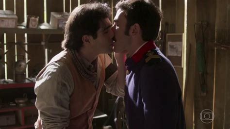 Orgulho E Paix O Luccino E Ot Vio Protagonizam Beijo Gay Em Novela Das Seis Acesso Cultural