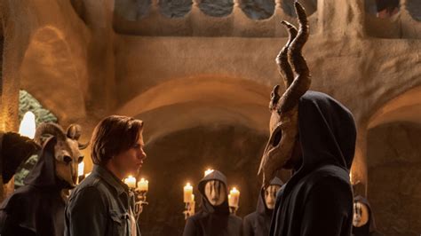 por  todo el mundo esta viendo la orden la ultima serie fenomeno