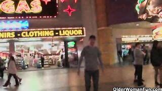 Bella Puttanella Milf Gode E Squirta AmaPorn