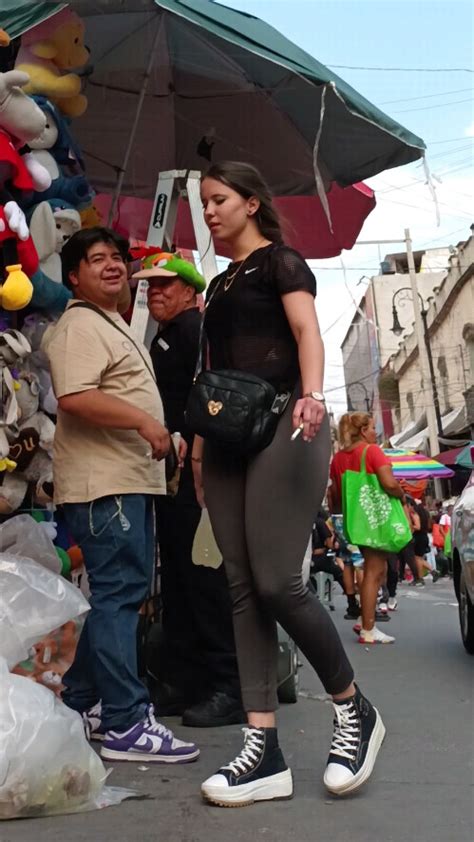 Latina Con Tremendo Culo En Leggings Spandex Leggings Yoga Pants Forum