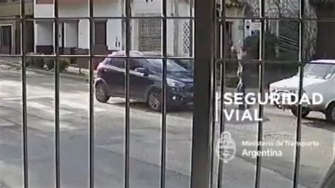 Le suspendieron la licencia al conductor que atacó con un hacha al auto