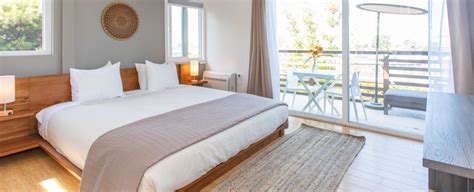 Moonlight Ocean Breeze Suite - Inn at Moonlight Beach