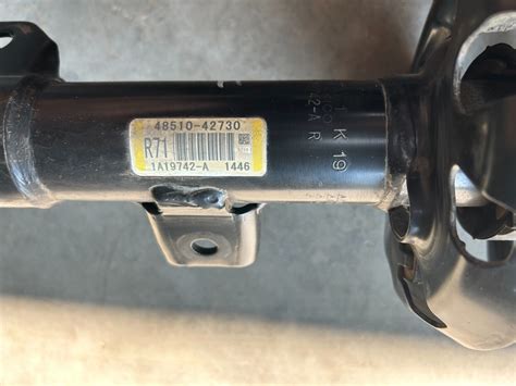 Toyota Rav V Xa Awd Hybrid Front Right Shock Absorber