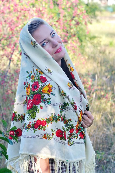 Платок на плечи - 87 фото