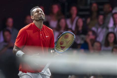 Kyrgios Excuse For Losing To Federer I Saw A Real Hot Chick Neos Kosmos