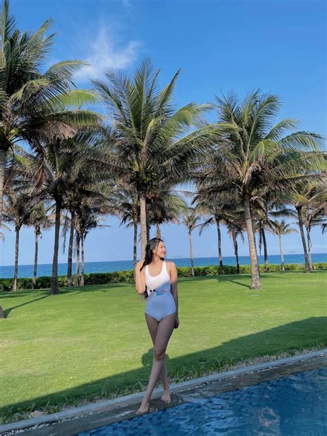 Phan M Nh Qu Nh B Con Cho V Th D Ng V I Bikini