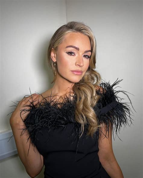 Laura Woods : r/officialcelebhub