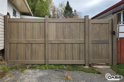 Privacy Vinyl Fencing in Canada | Oasis Outdoor Products