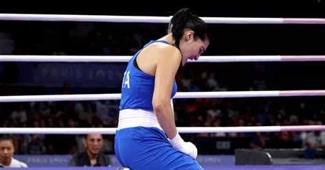 Olympic Boxer Quits In Seconds Against Fighter Who Failed Sex Test The Mirror