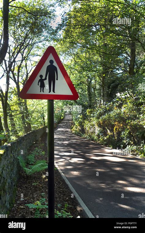 Adult Child Warning Road Sign High Resolution Stock Photography And 0d8