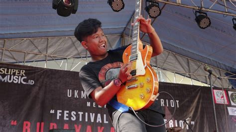 VIRAL Guru Murid Kompak Teacher N Roses SMK Muh Bligo ROCKER