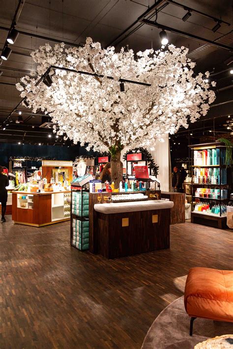 Global fans will celebrate jueves bendecido with new rituals 16