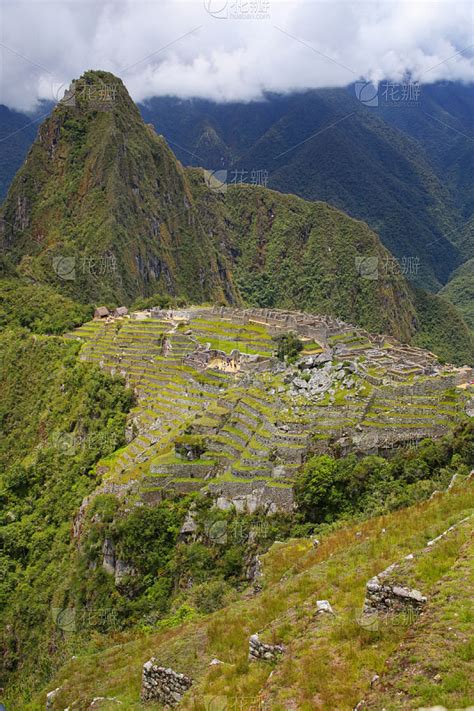 马丘比丘印加人文明要塞秘鲁库斯科市安地斯山脉垂直画幅灵性旅游目的地建筑