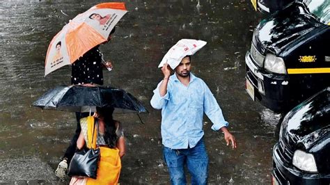 Mumbai Weather Update Light To Moderate Rainfall In City Suburbs