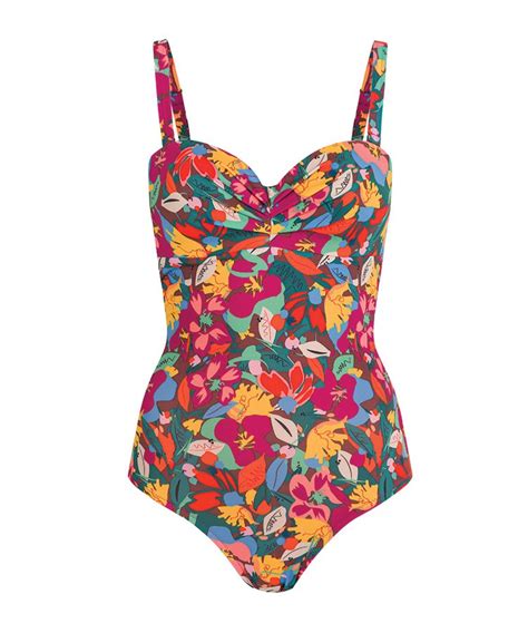 Buse Terim Vücut tipine göre bikini ve mayo seçerken bilmeniz gerekenler