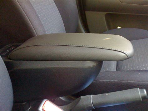Подлокотник — Hyundai Getz, 1,4 л, 2008 года | аксессуары | DRIVE2