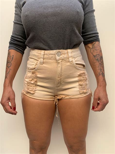 Shorts Jeans Nude Rasgado Shorts Feminino John John Usado Enjoei