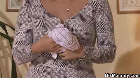 Typ Findet Seine Blonde Mami Spielt Mit Junger Muschi XHamster