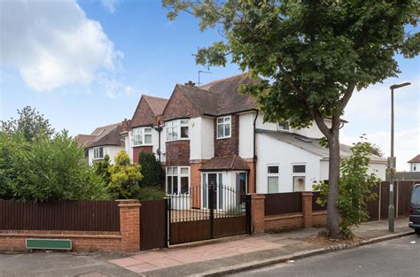 Southborough Road Bromley Kent 4 Bed Semi Detached House For Sale