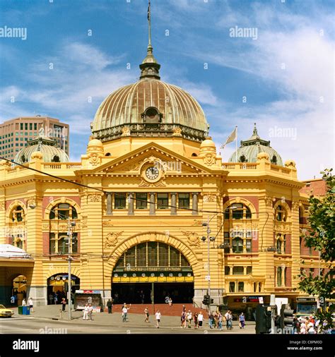 flinders st train station  res stock photography  images alamy