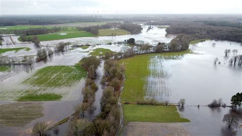 Hochwasser in Niedersachen Regen lässt Pegel im Land wieder